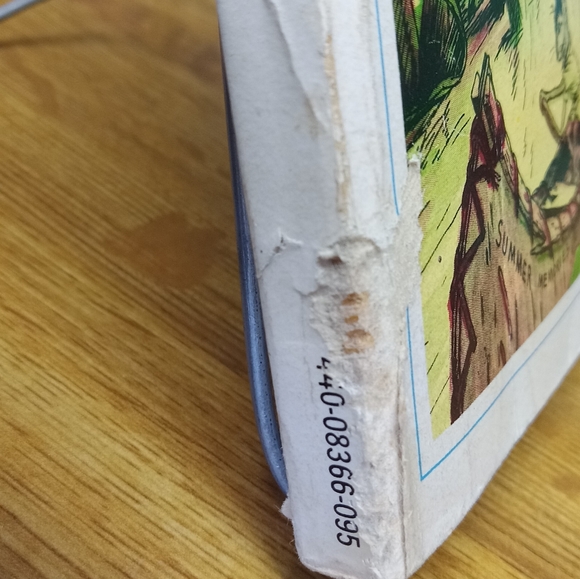 Stuart Litte by E.B. WHITE Illustrated by Garth Williams 1973 Paperback - Picture 13 of 16